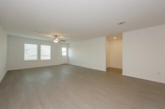 2737 Ctr Crk Ln in Fort Worth, TX - Building Photo - Building Photo