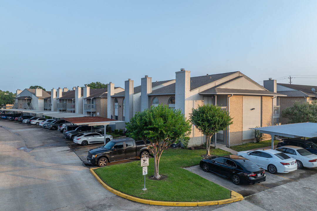 El Dorado Trace in Webster, TX - Foto de edificio