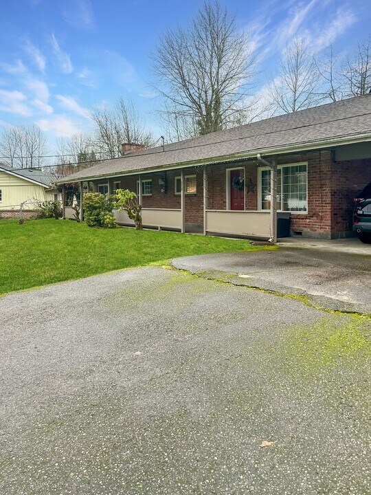 10312 13th St Ct E in Puyallup, WA - Building Photo