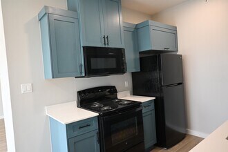 311 Dorel Dr in Laredo, TX - Foto de edificio - Building Photo