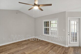 1655 The Greens Way in Jacksonville, FL - Building Photo - Building Photo