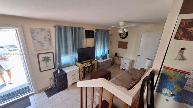 405 Oak St in Hallandale Beach, FL - Foto de edificio - Building Photo