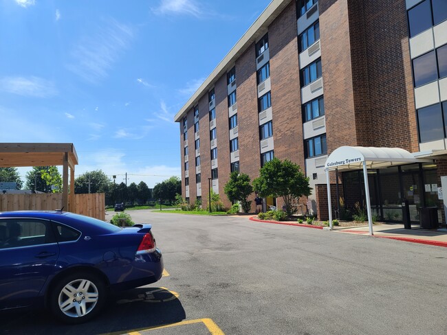 Galesburg Towers in Galesburg, IL - Building Photo - Building Photo