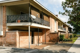 Medical Center Apartments in Houston, TX - Building Photo - Building Photo