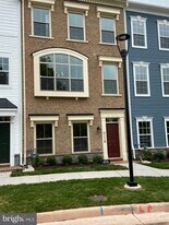 5118 Ridgeview Retreat Dr in Chantilly, VA - Building Photo