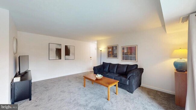 7364 Lee Hwy in Falls Church, VA - Building Photo - Building Photo