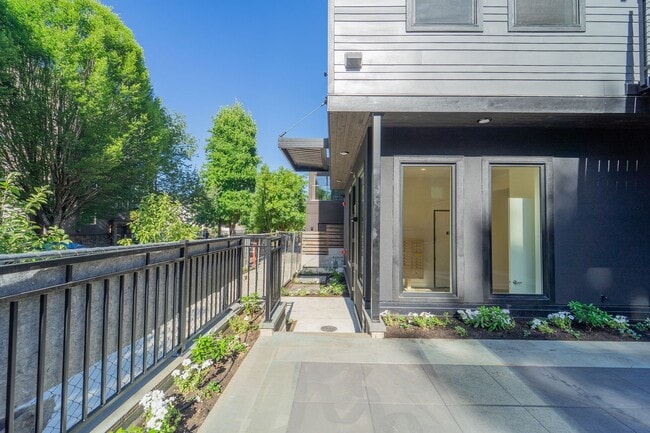 Petty in Portland, OR - Foto de edificio - Building Photo