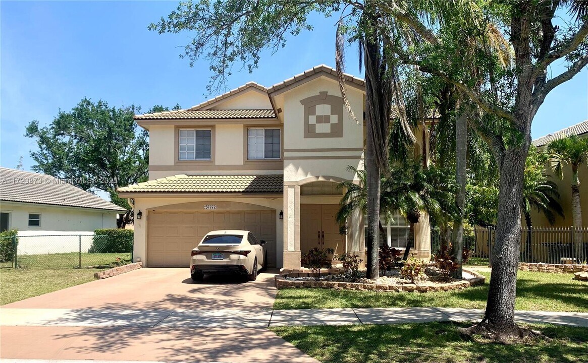 20585 SW 5th St in Pembroke Pines, FL - Foto de edificio