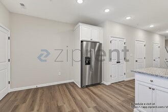 1511 Fort Bragg Rd in Fayetteville, NC - Foto de edificio - Building Photo