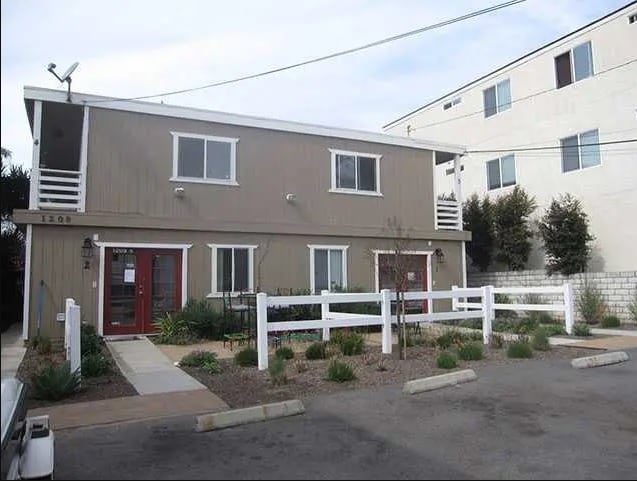 1209 S Nevada St, Unit 4 in Oceanside, CA - Building Photo