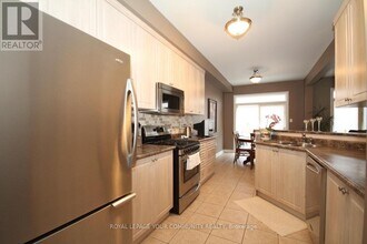 140 Mistywood Crescent in Vaughan, ON - Building Photo - Building Photo