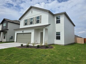 121 Blazilmar Ln in Taylor, TX - Building Photo - Building Photo