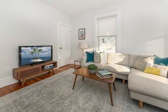 188 Boylston St, Unit 3 in Boston, MA - Foto de edificio - Building Photo