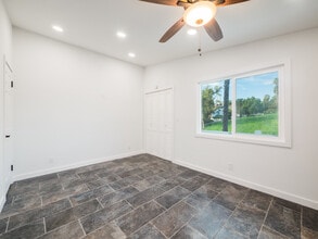 1060 W 6th St in San Pedro, CA - Foto de edificio - Building Photo