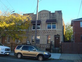 914 Dumont Ave in New York, NY - Building Photo