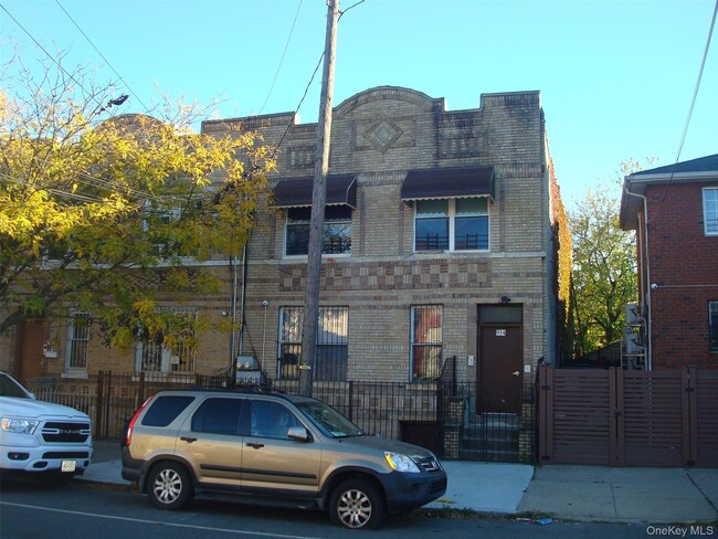 property at 914 Dumont Ave