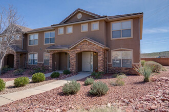 3155 S Hidden Valley Dr in Saint George, UT - Building Photo - Building Photo