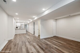 853 W Addison St in Chicago, IL - Building Photo - Building Photo