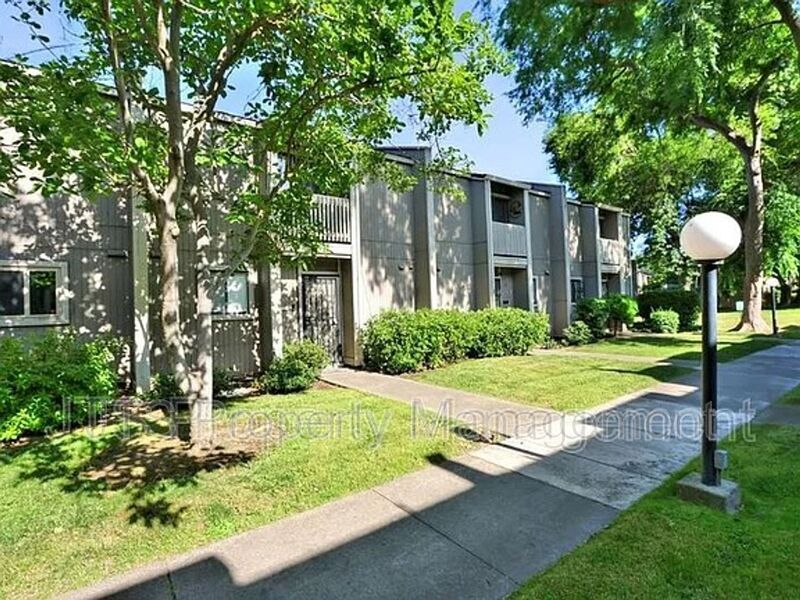 45 Derow Ct in Sacramento, CA - Building Photo