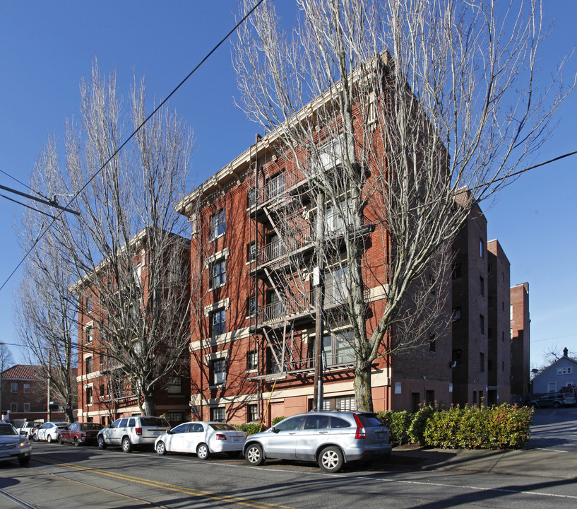 Royal Arms in Portland, OR - Building Photo