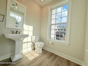2011 Wander Ln in Englishtown, NJ - Foto de edificio - Building Photo