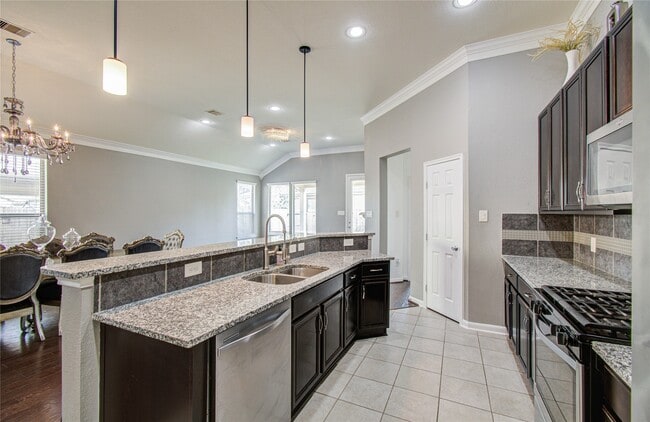 property at 18707 Naples Ridge Ct