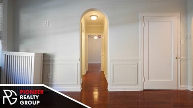 544 W Surf St, Unit 544-E1 in Chicago, IL - Building Photo - Building Photo