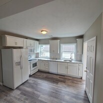 55 S Leyden St, Unit 2 in Brockton, MA - Building Photo
