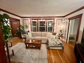 33 Evans St in Watertown, MA - Building Photo - Building Photo