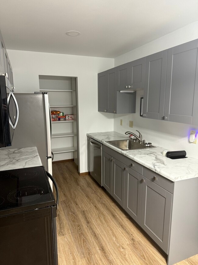 W170N11545 Armada Dr, Unit Armada in Germantown, WI - Foto de edificio - Building Photo