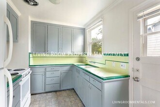 5001 NE 32nd Pl in Portland, OR - Building Photo - Building Photo