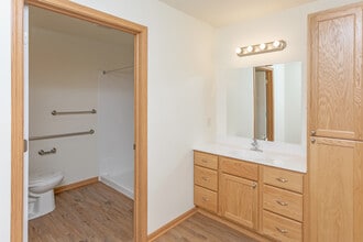 City Station in River Falls, WI - Foto de edificio - Interior Photo