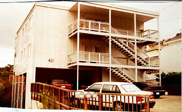 421 Napa St in Sausalito, CA - Foto de edificio