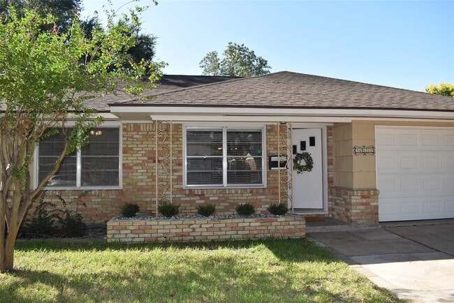 5911 Hornwood Dr in Houston, TX - Building Photo - Building Photo