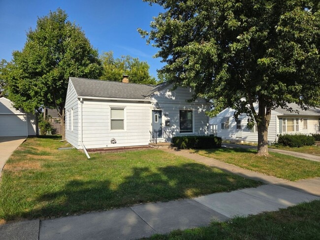 1611 Schreiber St in Cedar Falls, IA - Building Photo - Building Photo