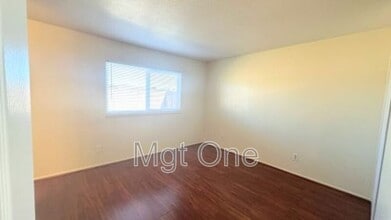 24382 Delphinium Ave in Moreno Valley, CA - Building Photo - Building Photo