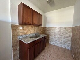 2712 N Milwaukee Ave in Chicago, IL - Building Photo