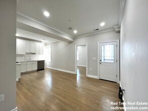 14 Mount Hood Rd, Unit 6 in Boston, MA - Foto de edificio - Building Photo