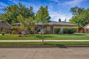 808 Windcrest Dr in Keller, TX - Building Photo
