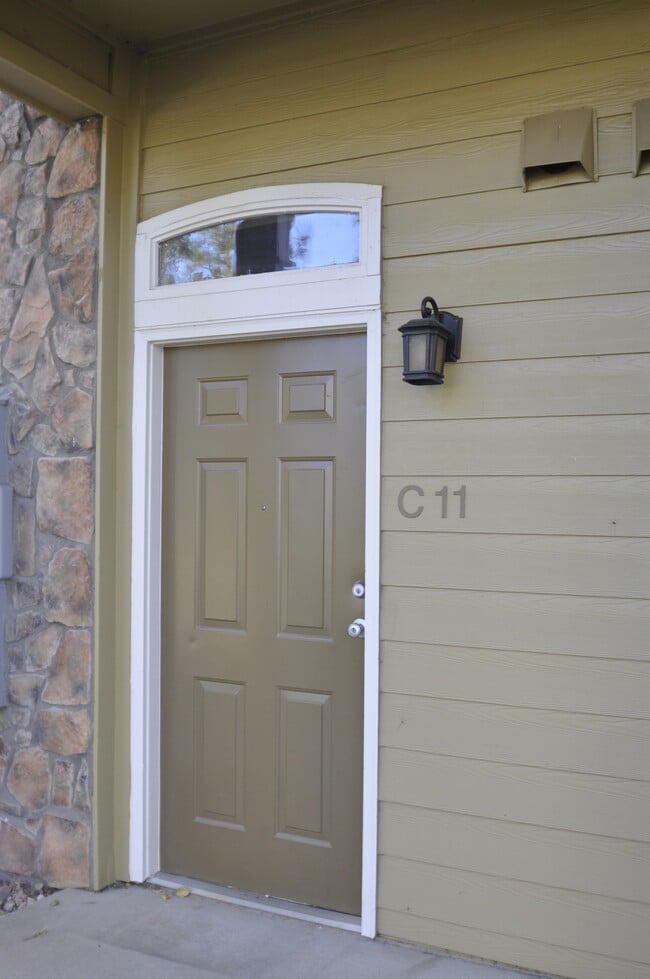 6009 Castlegate Dr W in Castle Rock, CO - Building Photo - Building Photo