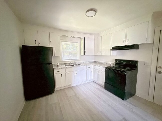3715 Fieldcrest Rd in Charlotte, NC - Building Photo - Building Photo