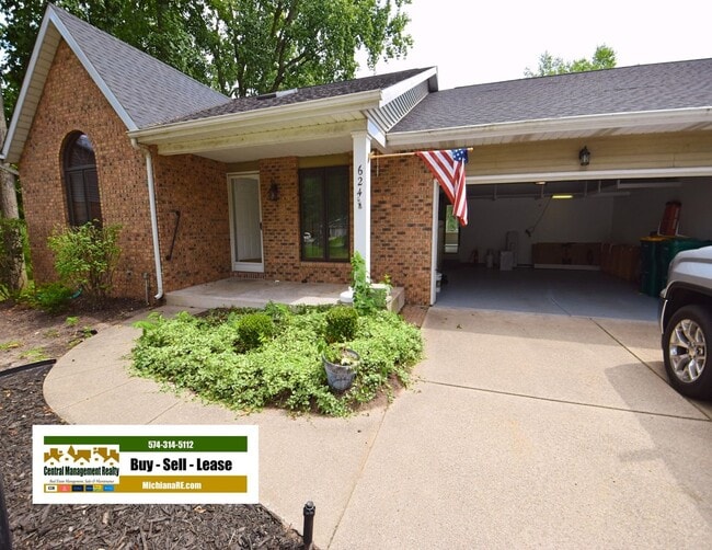 property at 624 Rivers Edge Ct