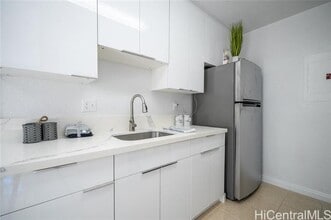 625 Mananai Pl in Honolulu, HI - Building Photo - Building Photo