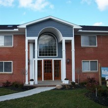 Hallwood Manor Apartments in Mentor, OH - Building Photo - Building Photo