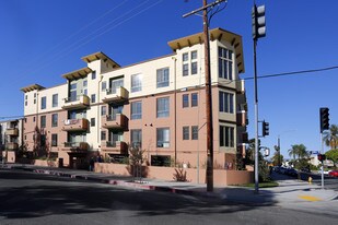 Chandler Court Apartment Homes in Valley Village, CA - Building Photo