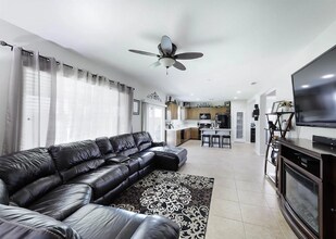 5421 Tejon Ridge Ct in Bakersfield, CA - Building Photo - Building Photo