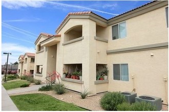 Four Hills Apartments in Las Cruces, NM - Foto de edificio - Building Photo