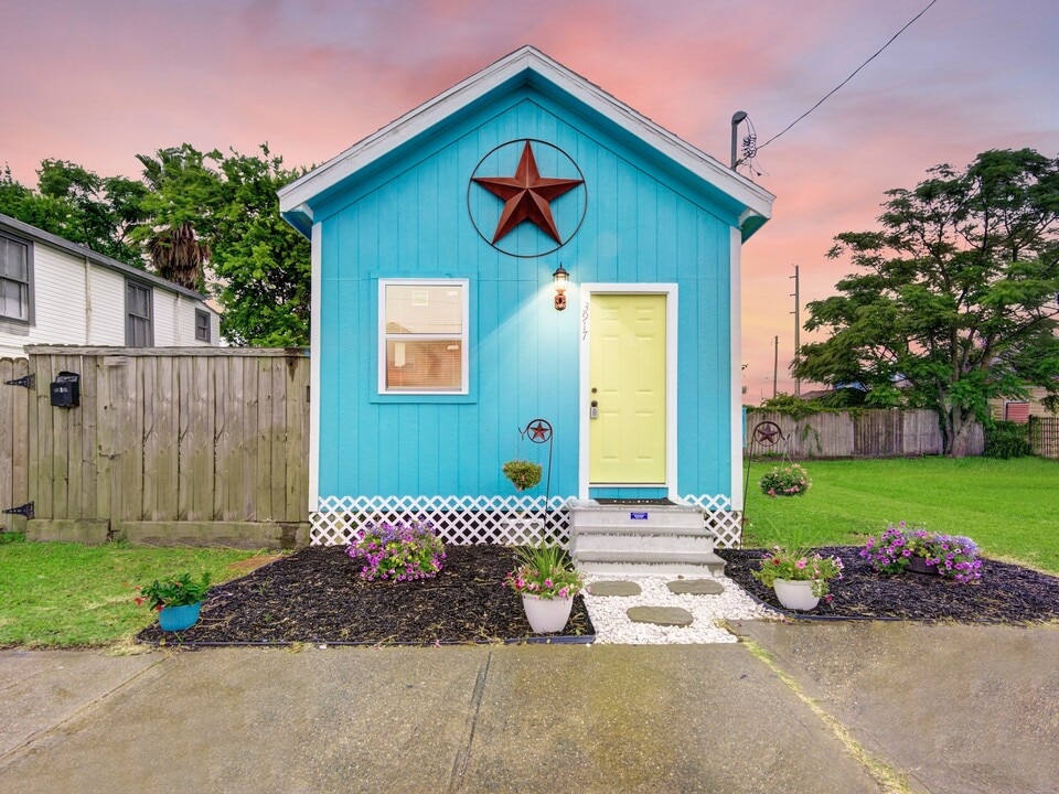 3917 Winnie St in Galveston, TX - Building Photo