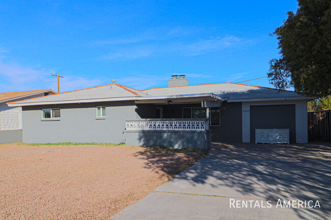 2032 West Vermont Ave in Phoenix, AZ - Foto de edificio - Building Photo