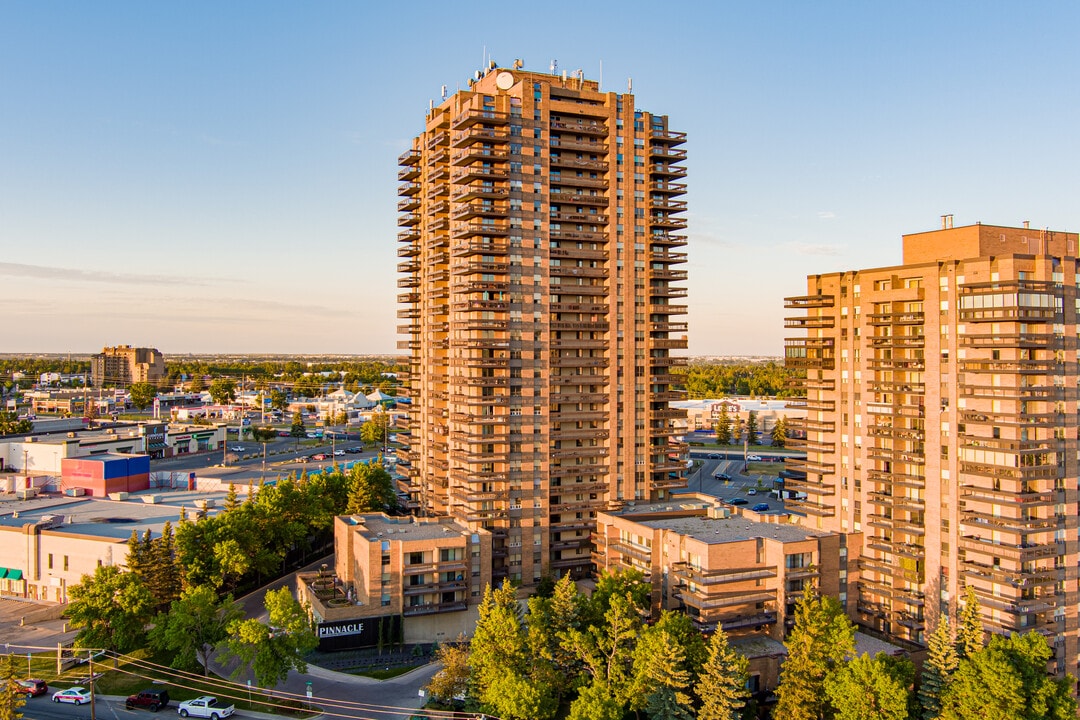 The Pinnacle in Calgary, AB - Building Photo